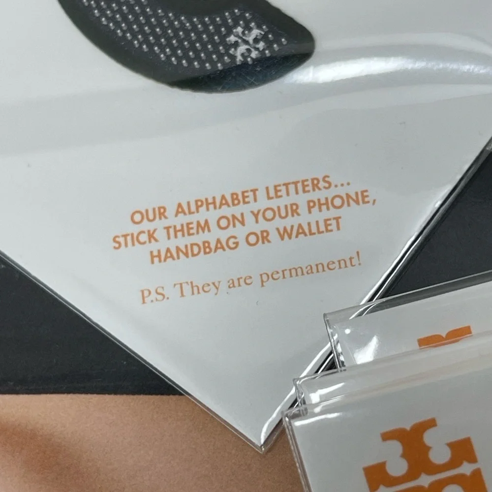 (new+tag) Tory Burch alphabet letter “C” stick them on phone, handbag or wallet
